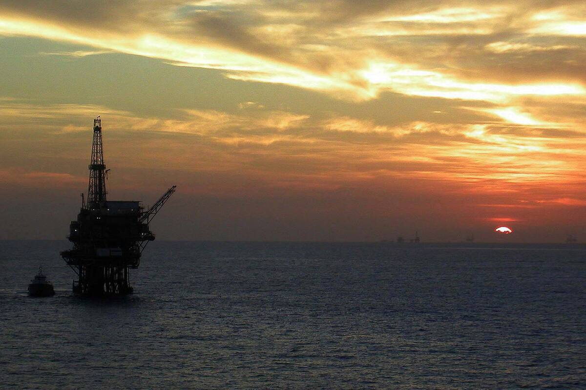 El petróleo alcanza su nivel más alto en marzo impulsado por tensiones en Oriente Medio y medidas de China