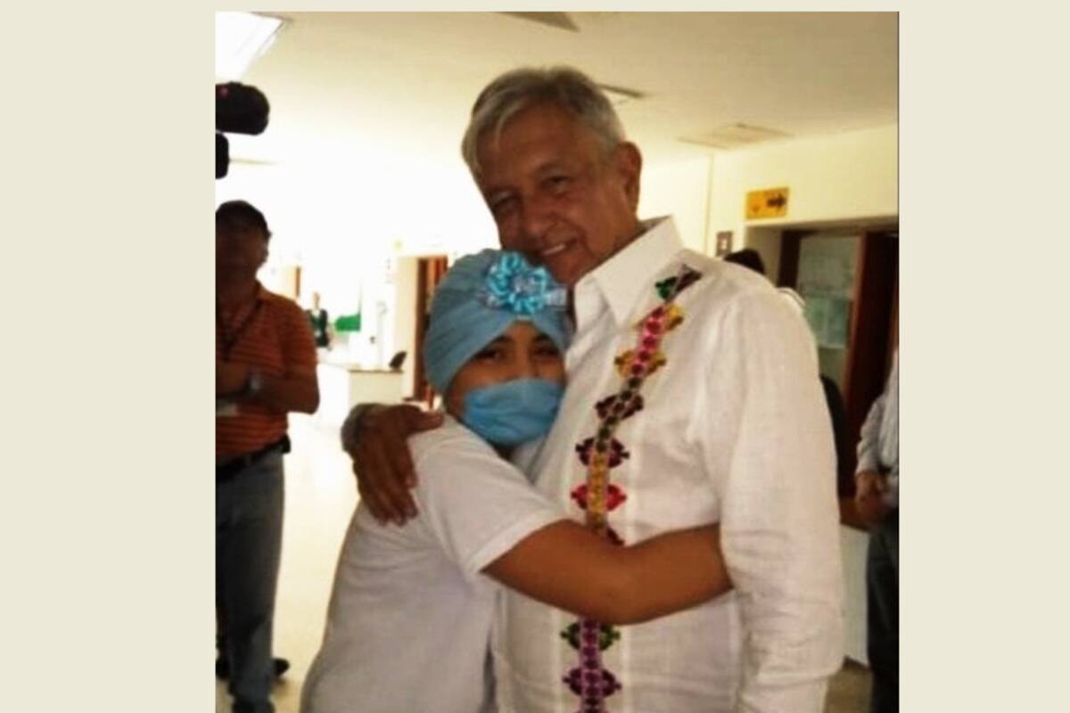 Jovencita con cáncer cumple el sueño de conocer a AMLO