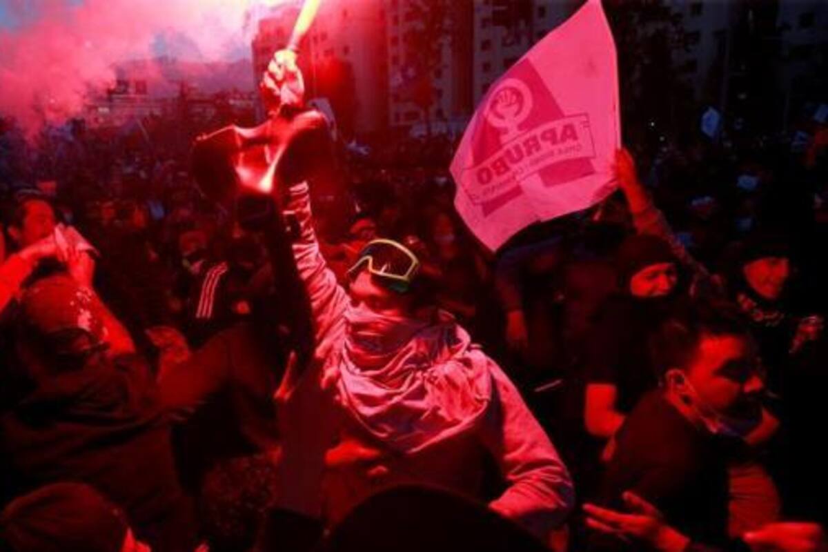 Chile aprueba, con abrumadora mayoría, redactar una nueva Constitución