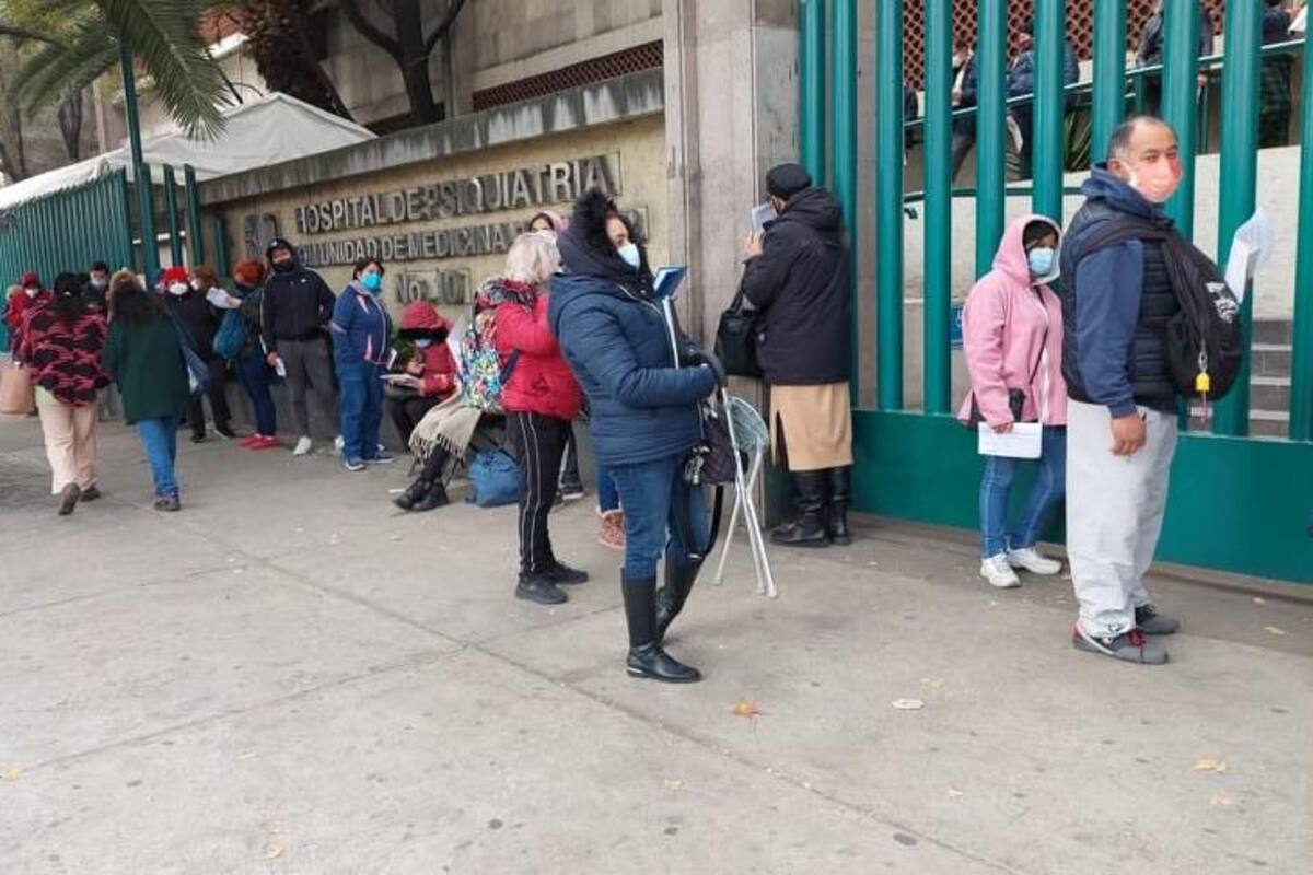 Hacen largas filas por incapacidad de Covid-19 en Hospital de Psiquiatría del IMSS