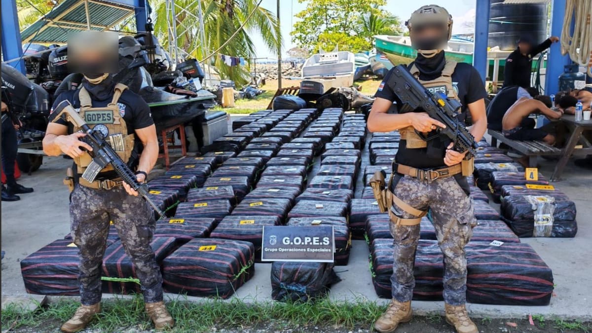Estados Unidos y Ecuador iniciaron operación militar conjunta en el Pacífico y reportaron decomiso de 760 kilogramos de droga y 10 detenidos en acciones coordinadas contra redes de narcotráfico