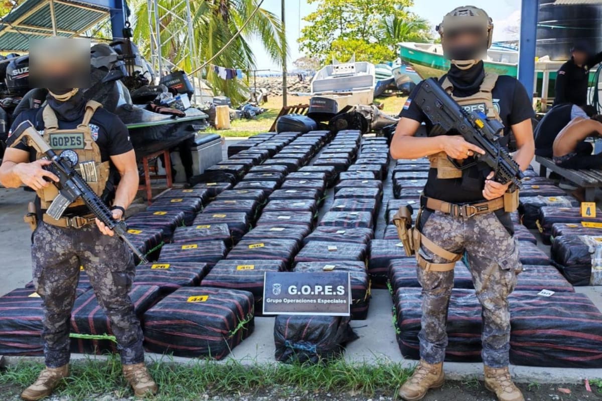 Estados Unidos y Ecuador iniciaron operación militar conjunta en el Pacífico y reportaron decomiso de 760 kilogramos de droga y 10 detenidos en acciones coordinadas contra redes de narcotráfico