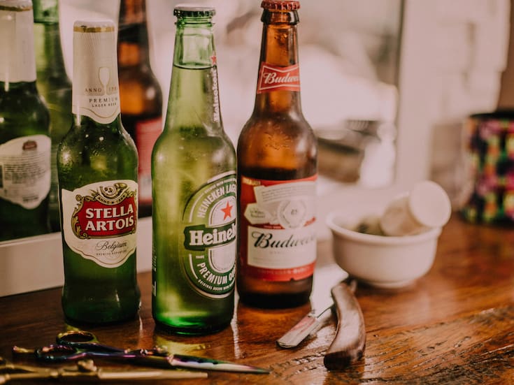 Cómo cambian los efectos del alcohol con la edad: lo que debes saber en cada etapa de la vida