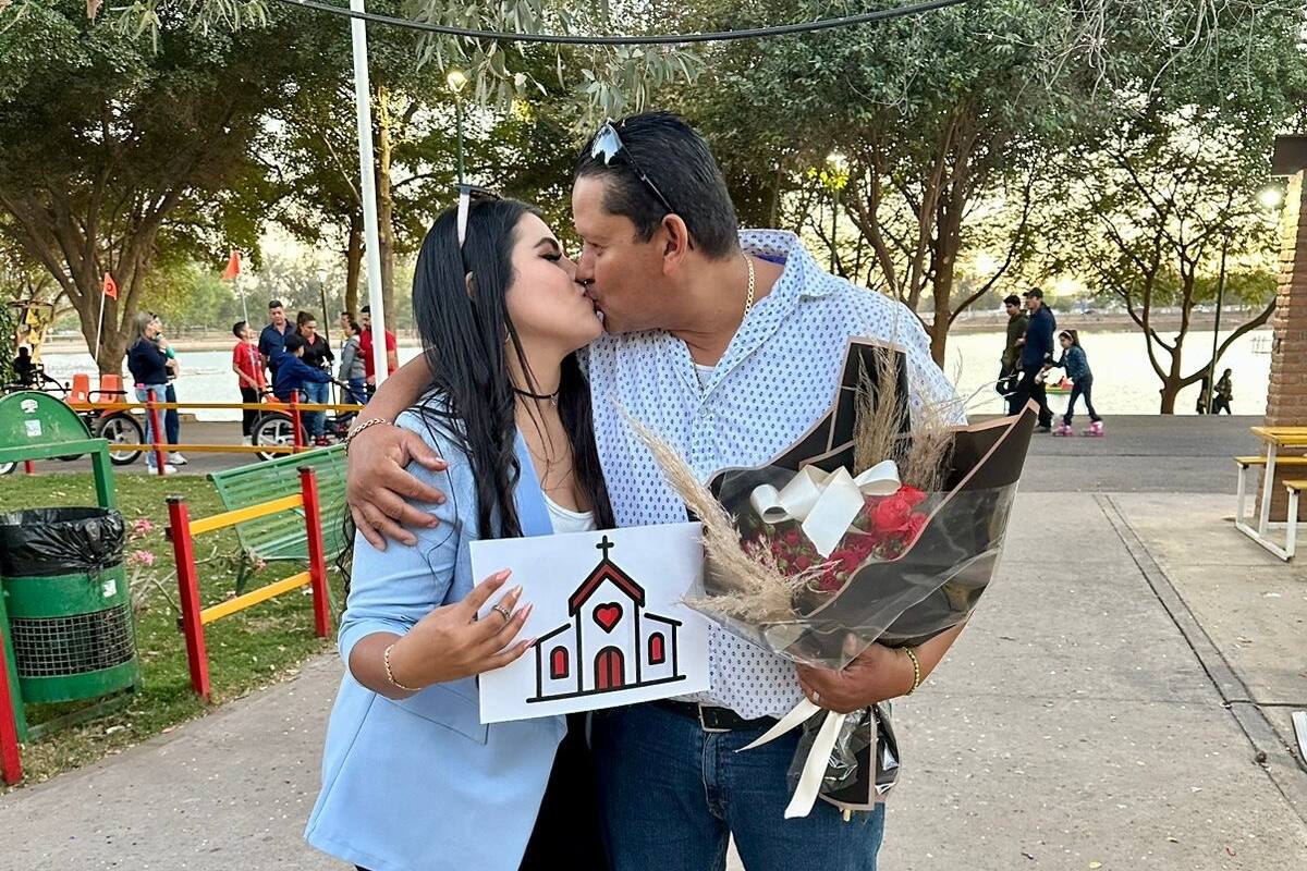 Abigaíl se armó de valor y le propuso matrimonio a su pareja en la Laguna del Náinari