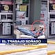 ‘Acostado en un sillón, abre la puerta de un Oxxo a los clientes’: hombre en situación de calle se vuelve viral por tener el ‘empleo soñado’, según internautas