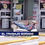 ‘Acostado en un sillón, abre la puerta de un Oxxo a los clientes’: hombre en situación de calle se vuelve viral por tener el ‘empleo soñado’, según internautas