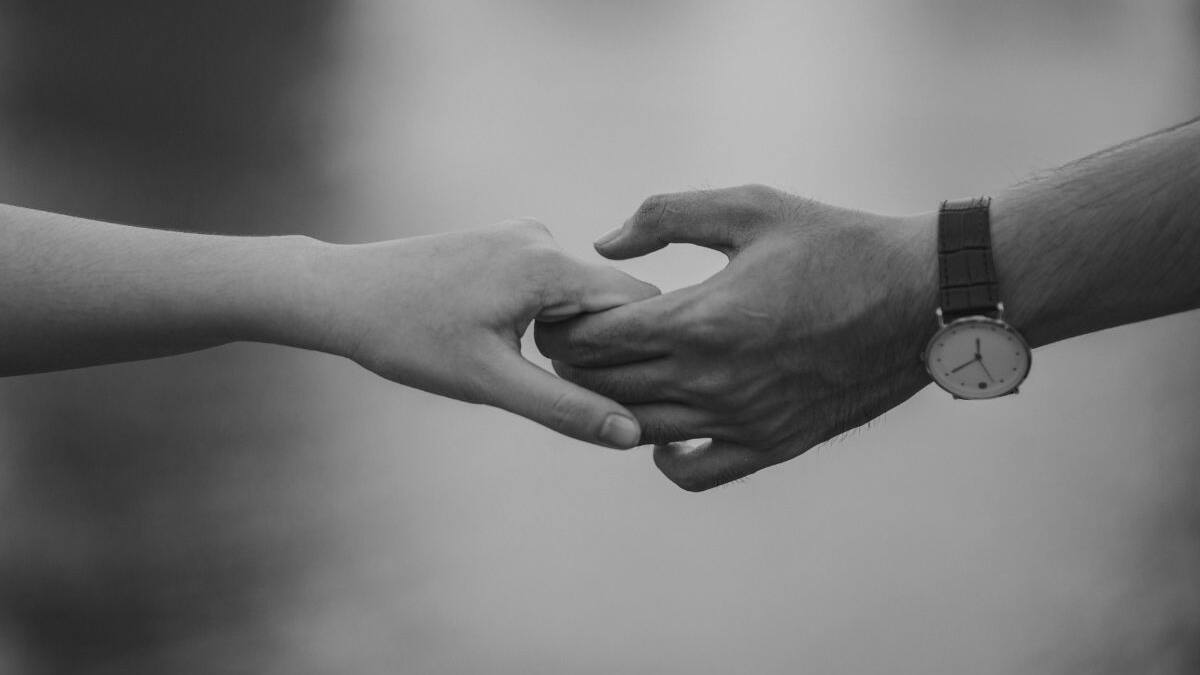 El miedo al compromiso no solo afecta relaciones amorosas, también influye en decisiones laborales y metas personales, señalan expertos