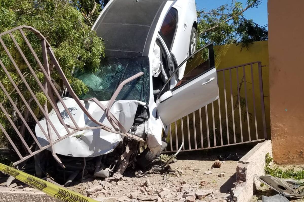Ebrio choca contra una casa en SLRC