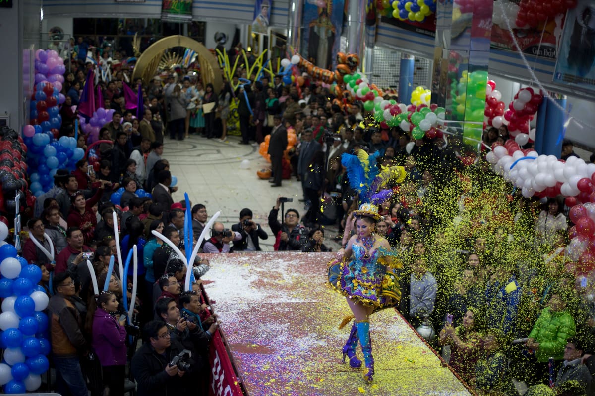 Eligen a reina de mayor fiesta religiosa en Bolivia