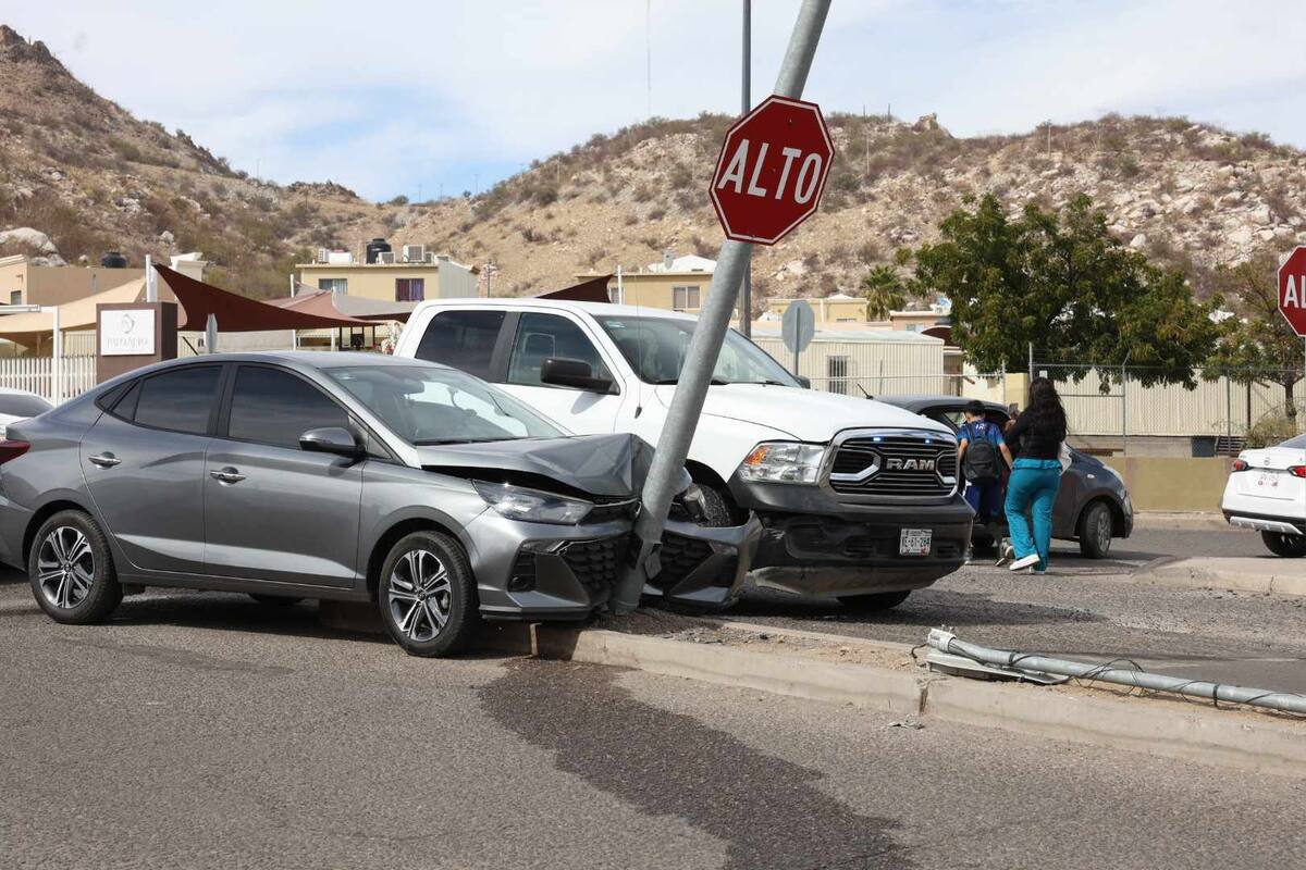El percance sucedió hoy a las 14:00 horas en avenida Las Lomas y Diego Rivera |Cortesía
