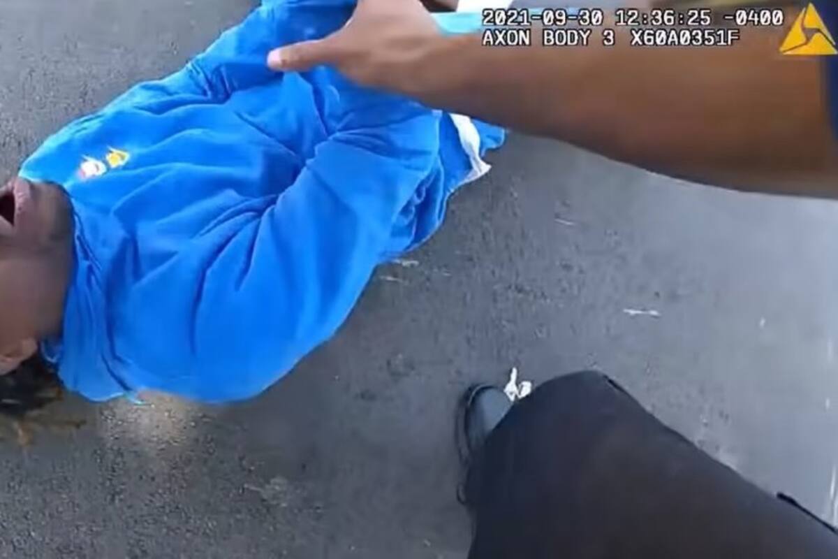 "Soy parapléjico": el video de un policía en EU sacando de un auto a acusado de traficar droga
