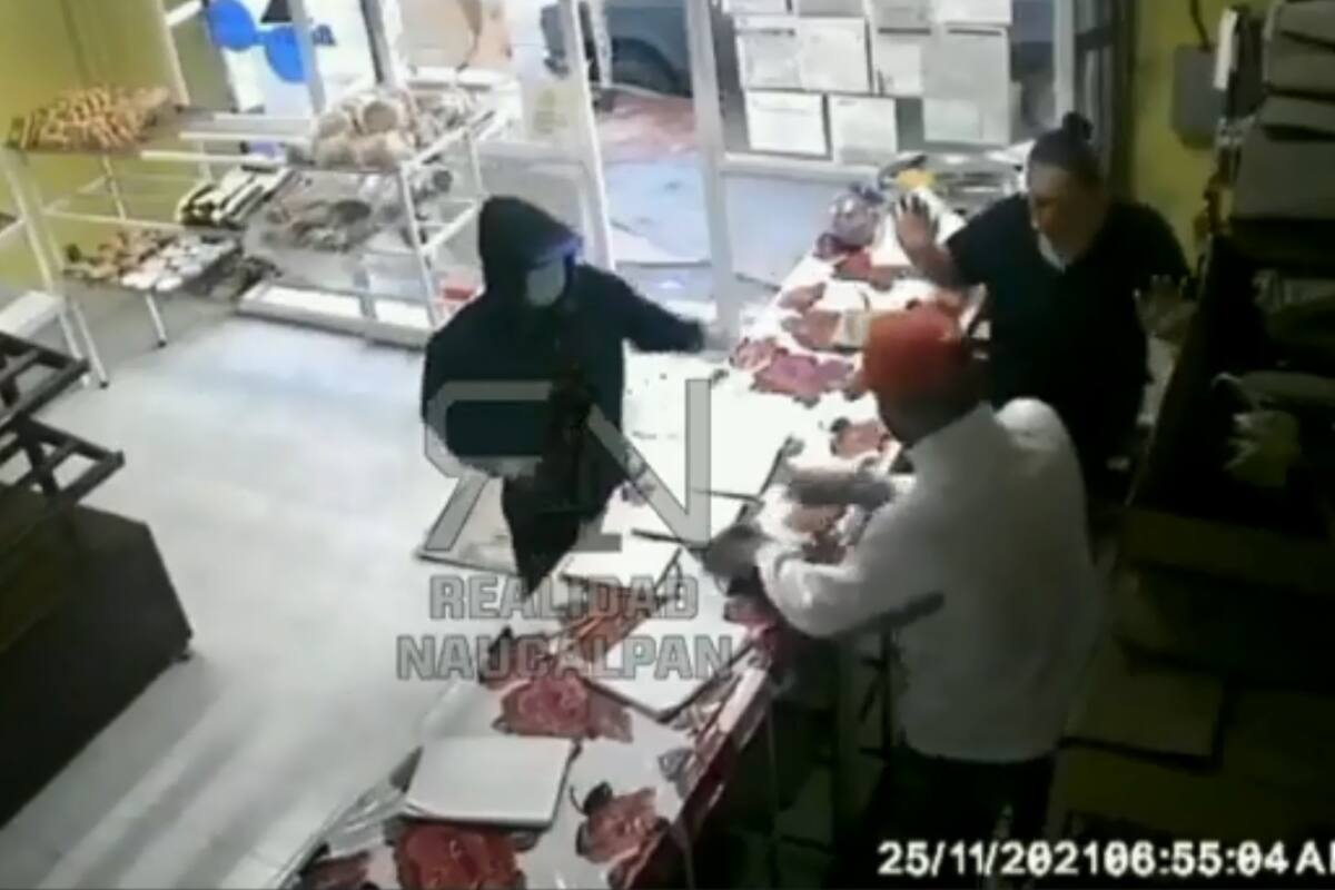 VIDEO: En segundos, sujetos asaltan panadería en Naucalpan