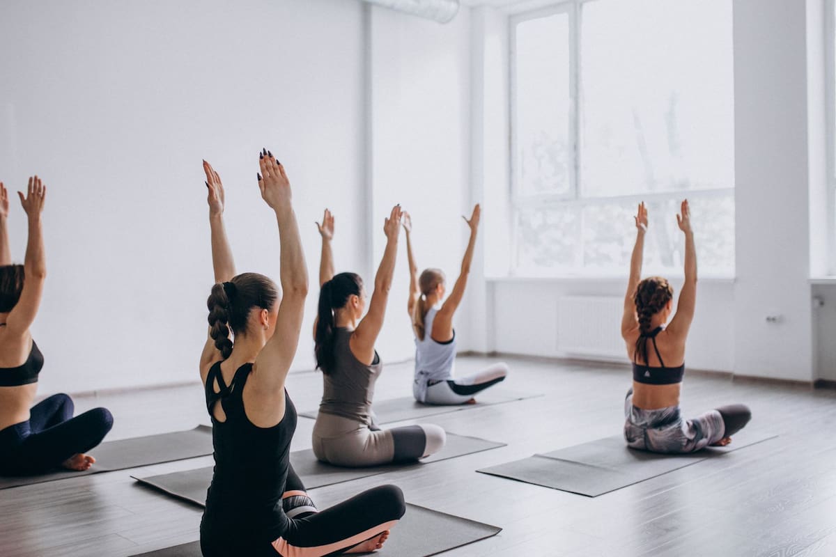 Expertos afirman que el yoga es el mejor ejercicio para el corazón y la circulación, ya que regula el sistema nervioso y disminuye la frecuencia cardíaca, volviéndose un entrenamiento de alta eficiencia