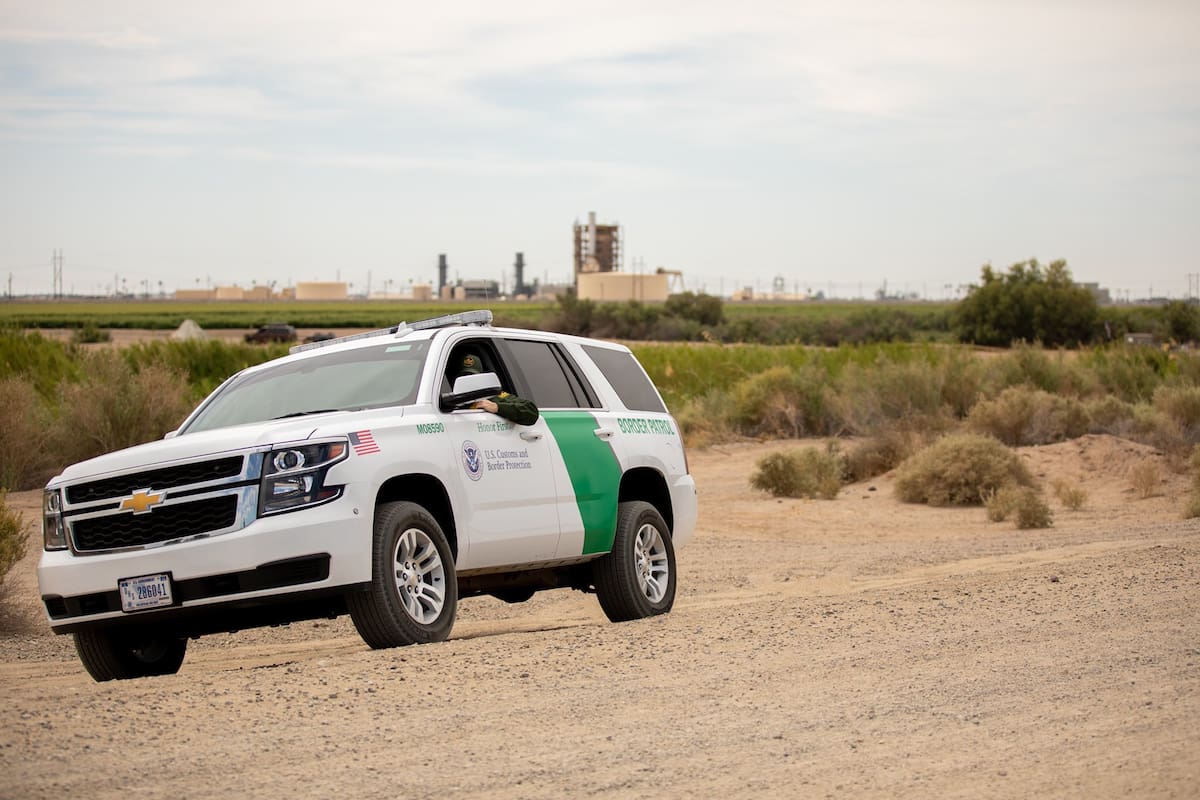 Migrantes: Suman 125 rescates de en el desierto de Ocotillo