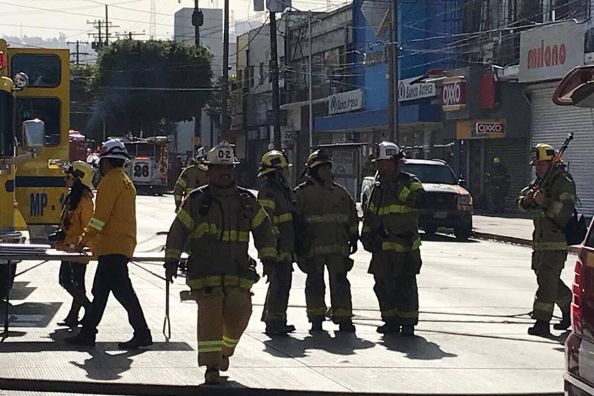 Bomberos investigan causa de explosiones en Zona Centro de Tijuana