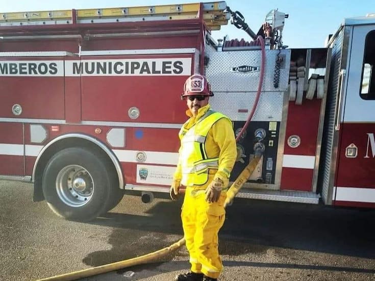 Bombero resulta lesionado al combatir incendio en SLRC