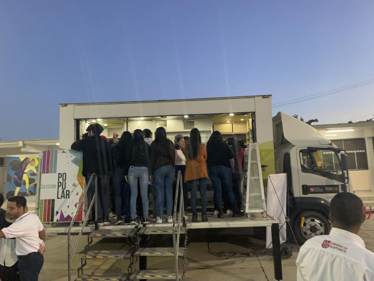 El Librobús del Fondo de Cultura Económica llegará a Tijuana el 3 de noviembre como parte de una ruta por Baja California que busca acercar la lectura a comunidades alejadas. Foto: Cortesía