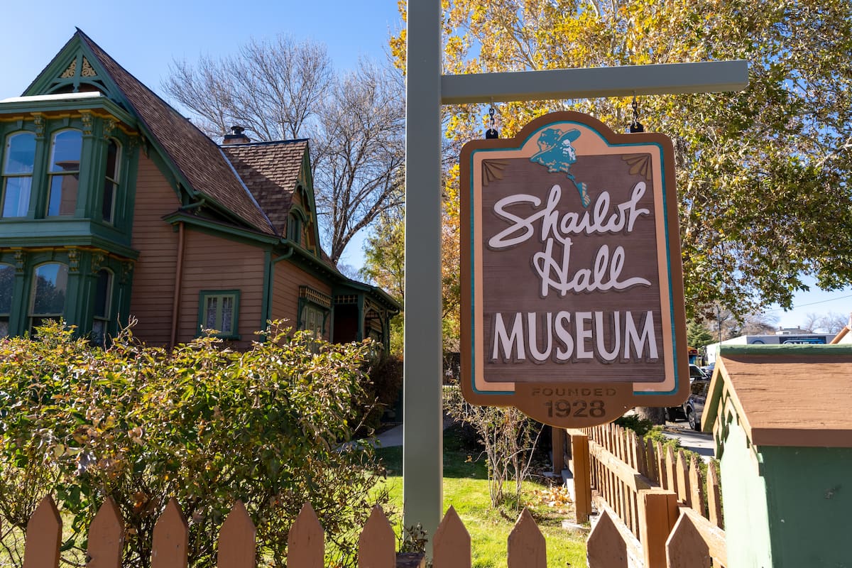 Descubre el Museo Sharlot Hall en Prescott, Arizona: historia, jardines y edificios históricos