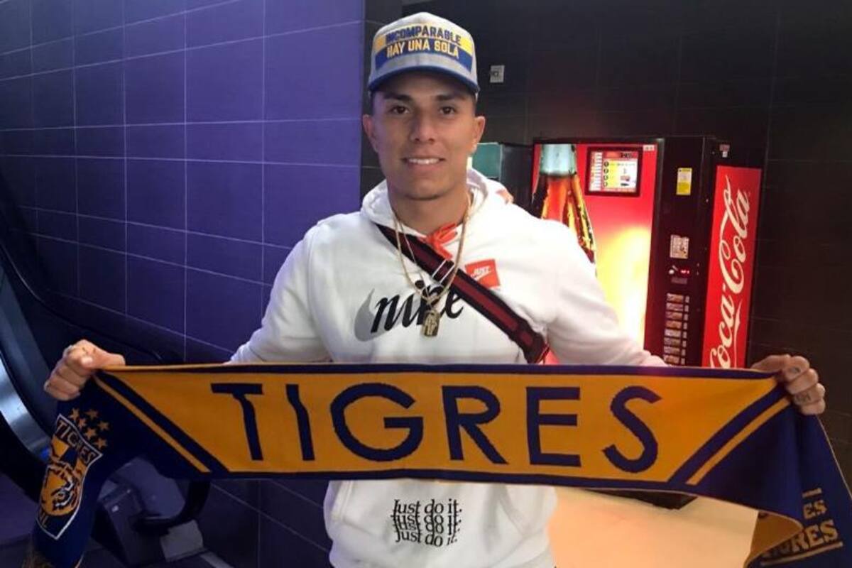 Afición de Tigres le da la espalda a Salcedo con abucheos
