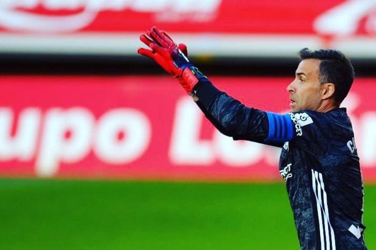 Portero de 41 años se convierte en el jugador más longevo en debutar en LaLiga