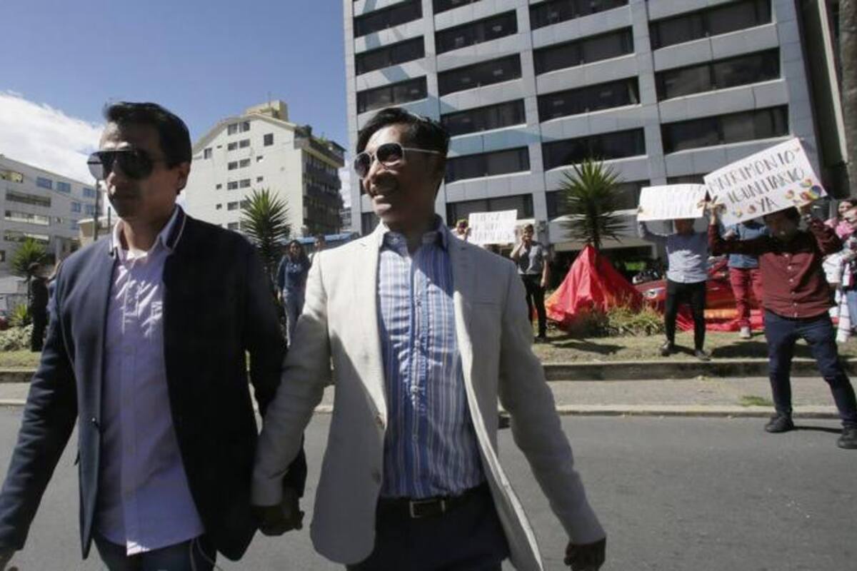 Pareja lucha por la aprobación del matrimonio gay en Ecuador