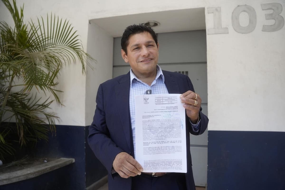 El 1 de abril de 2026, Jesús Corona Damián se presentó ante la Fiscalía General de la República para denunciar presuntas amenazas de muerte y extorsión atribuidas al CJNG. | Crédito: Facebook de Jesús Corona Damián.