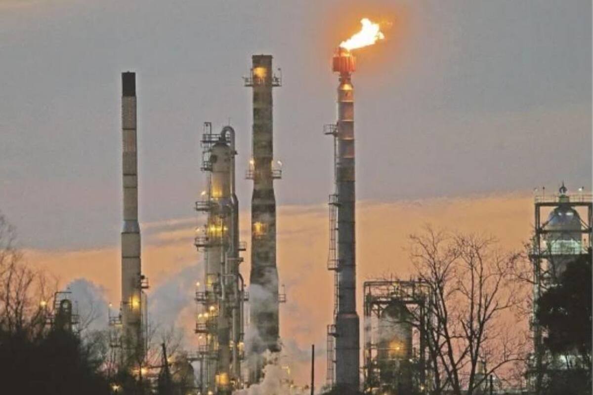 Petróleo sigue bajo cero este martes: en -5 dólares