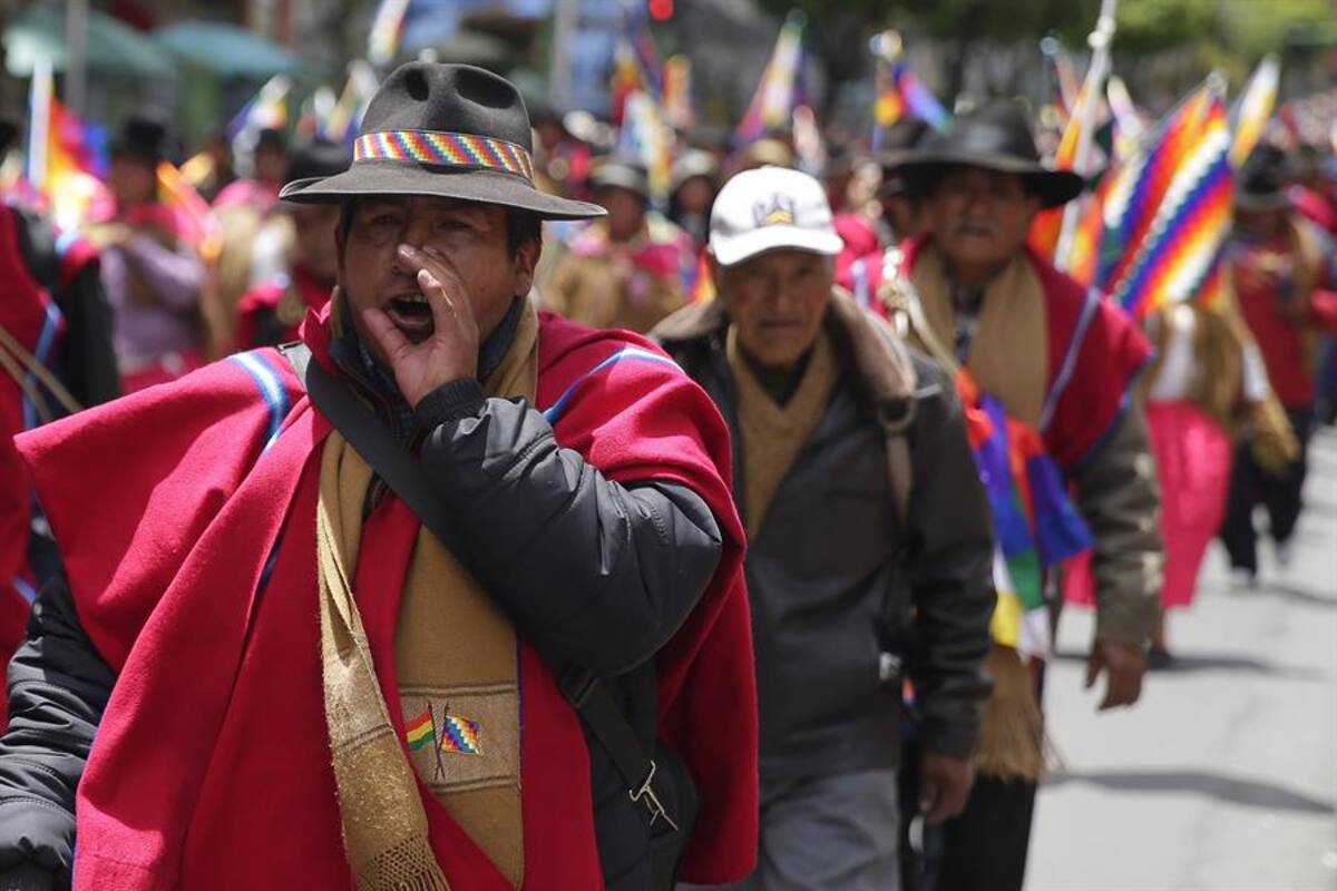 Bolivia vive jornada más fuerte tras salida de Evo Morales