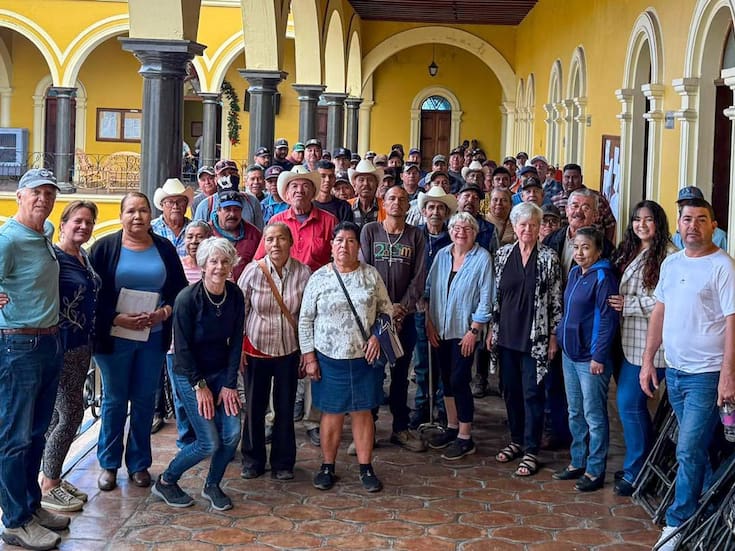 Comunidad estadounidense en Álamos entrega estímulos económicos a personal de Servicios Públicos