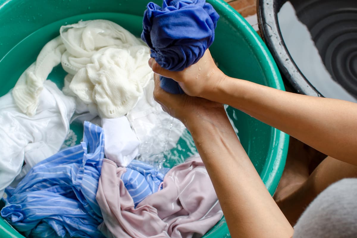 ¿Cada cuánto lavar la ropa? Esto dicen los expertos sobre higiene y sostenibilidad