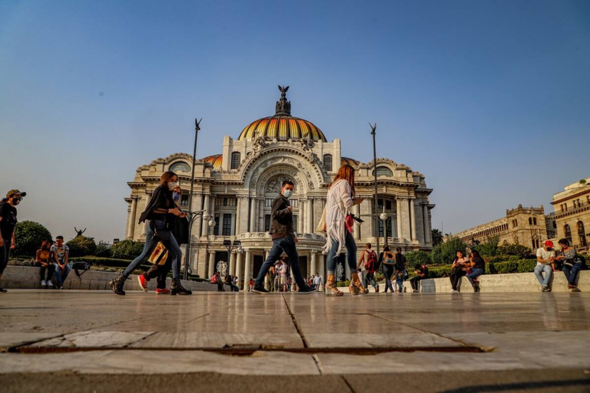 México enfrenta recuperación económica "frágil y titubeante", señalan directivos de finanzas