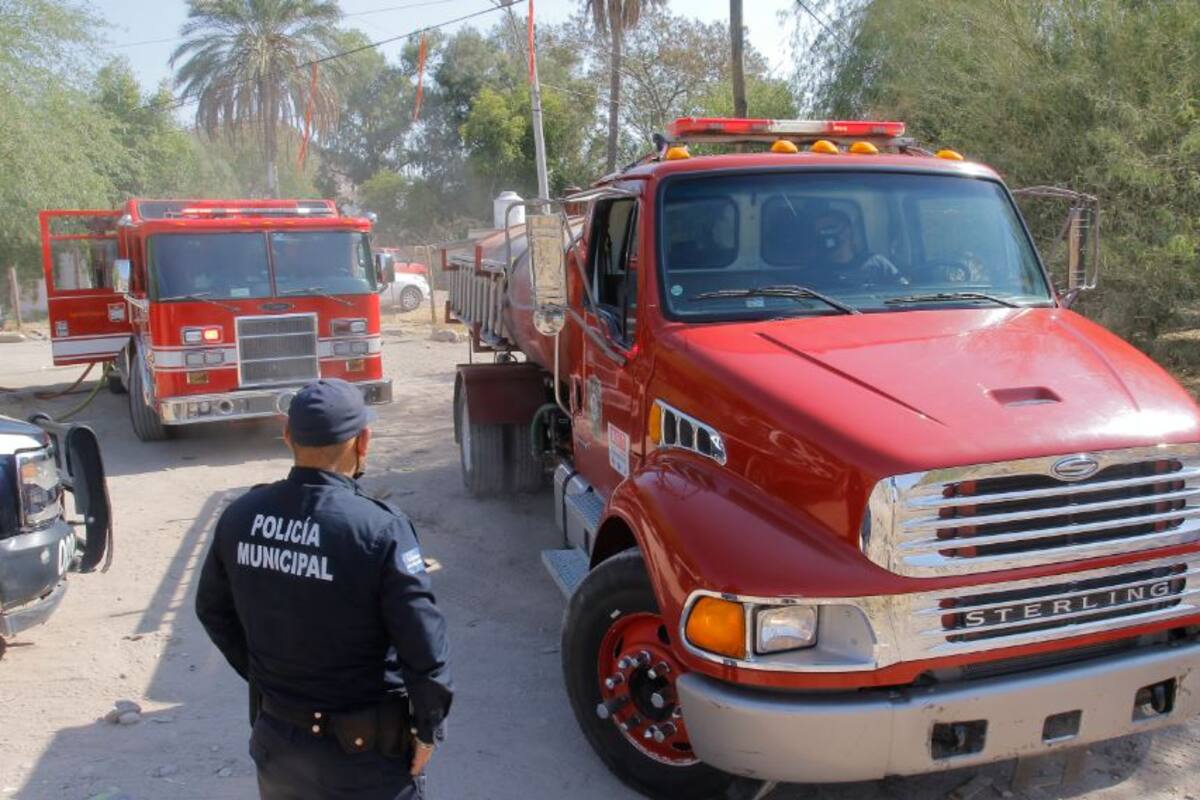 Hombres de negro queman tráiler