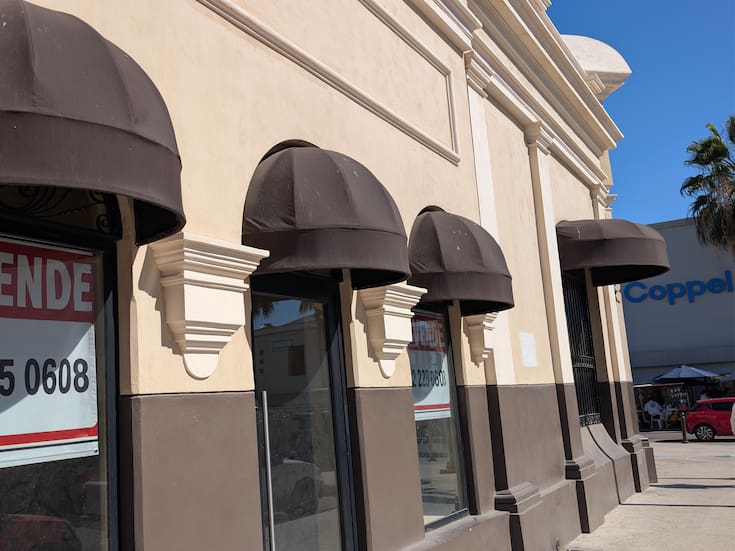 Retiro de locatarios deja 20 locales en renta en el Mercado Municipal de Hermosillo