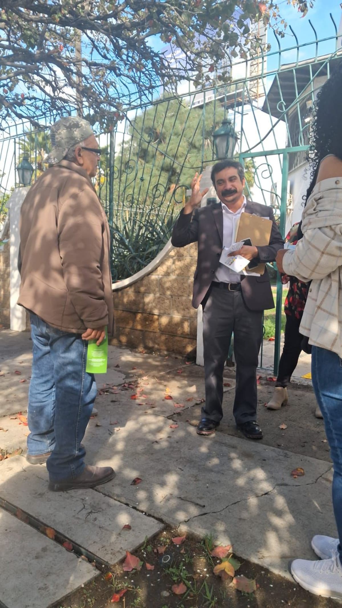 Kminando Juntos Rosarito presentó una queja ante la Comisión Nacional de los Derechos Humanos contra la Ley de Ingresos 2026, por incrementos en valores catastrales y en el pago del Impuesto Predial. Foto: Cortesia