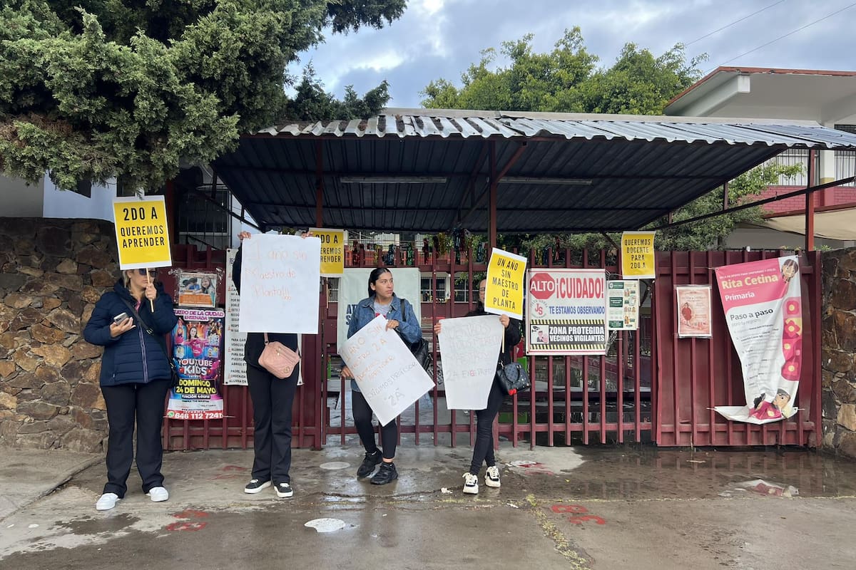 Padres toman primaria Justo Sierra por falta de docente tras accidente