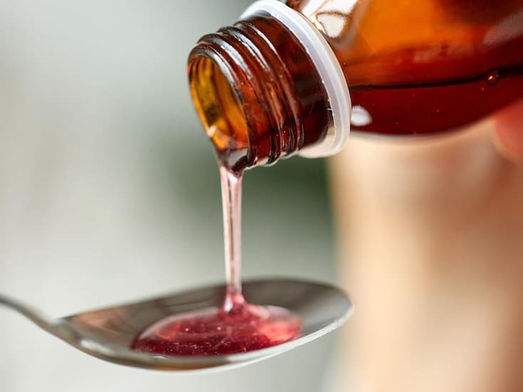 Retiran 90 mil frascos de ibuprofeno infantil en EEUU por contaminación; FDA reporta partículas negras en medicamento para niños