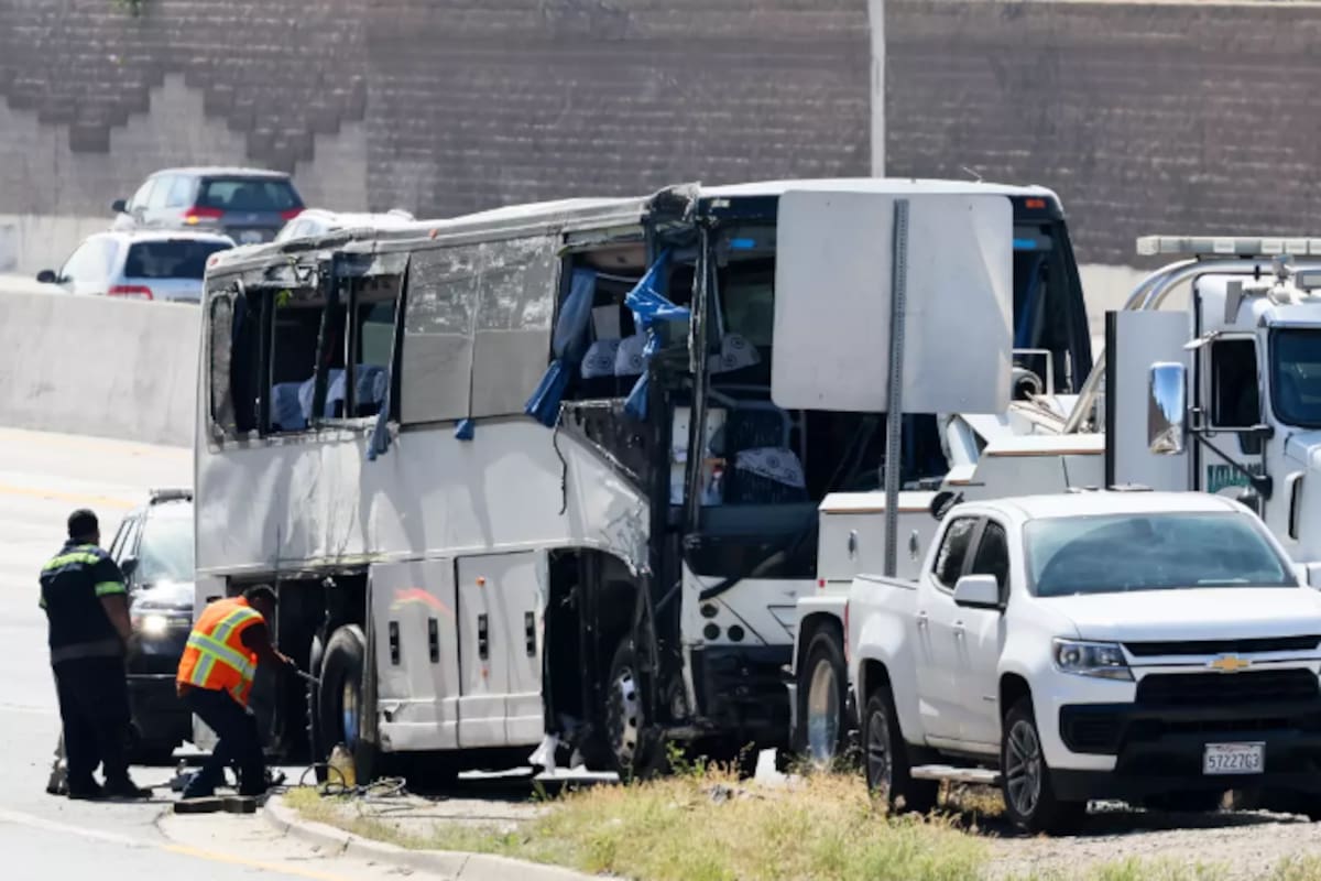 Accidente carretero en Los Ángeles deja 32 heridos y 1 fallecido
