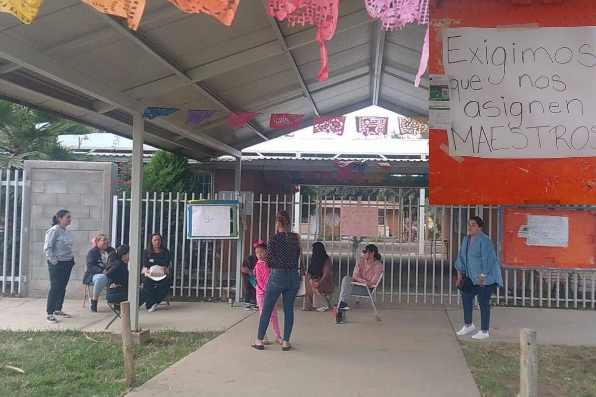 Toman escuela por falta de ‘profes’ en Valle