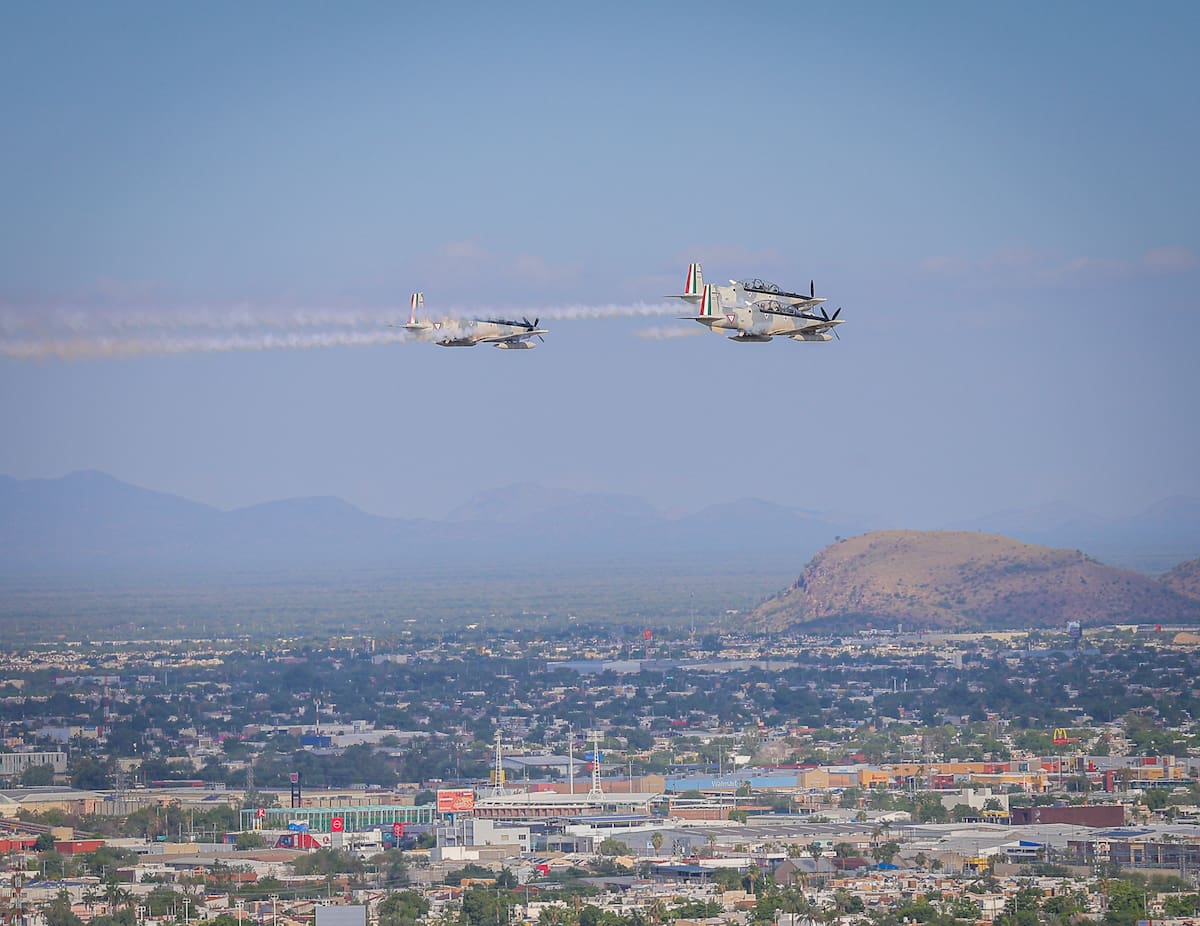 Aviones T6 de la Fuerza Aérea Mexicana surcaron el cielo hermosillense.