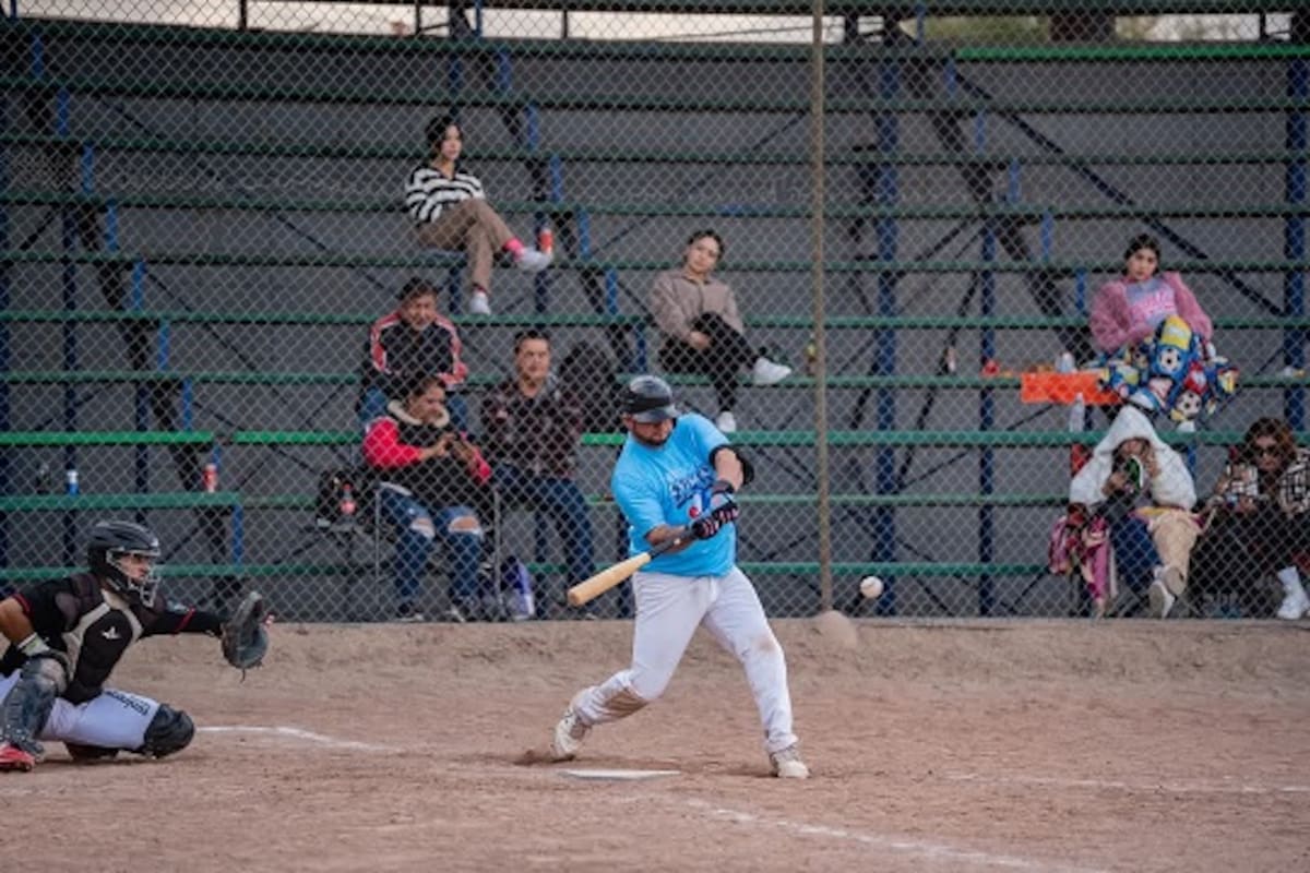 Gallera de Don Luis sigue invicto en la Urbana