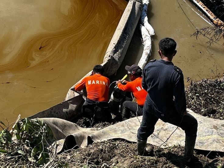 Marina activa protocolo nacional por derrame de hidrocarburos en costas de Veracruz