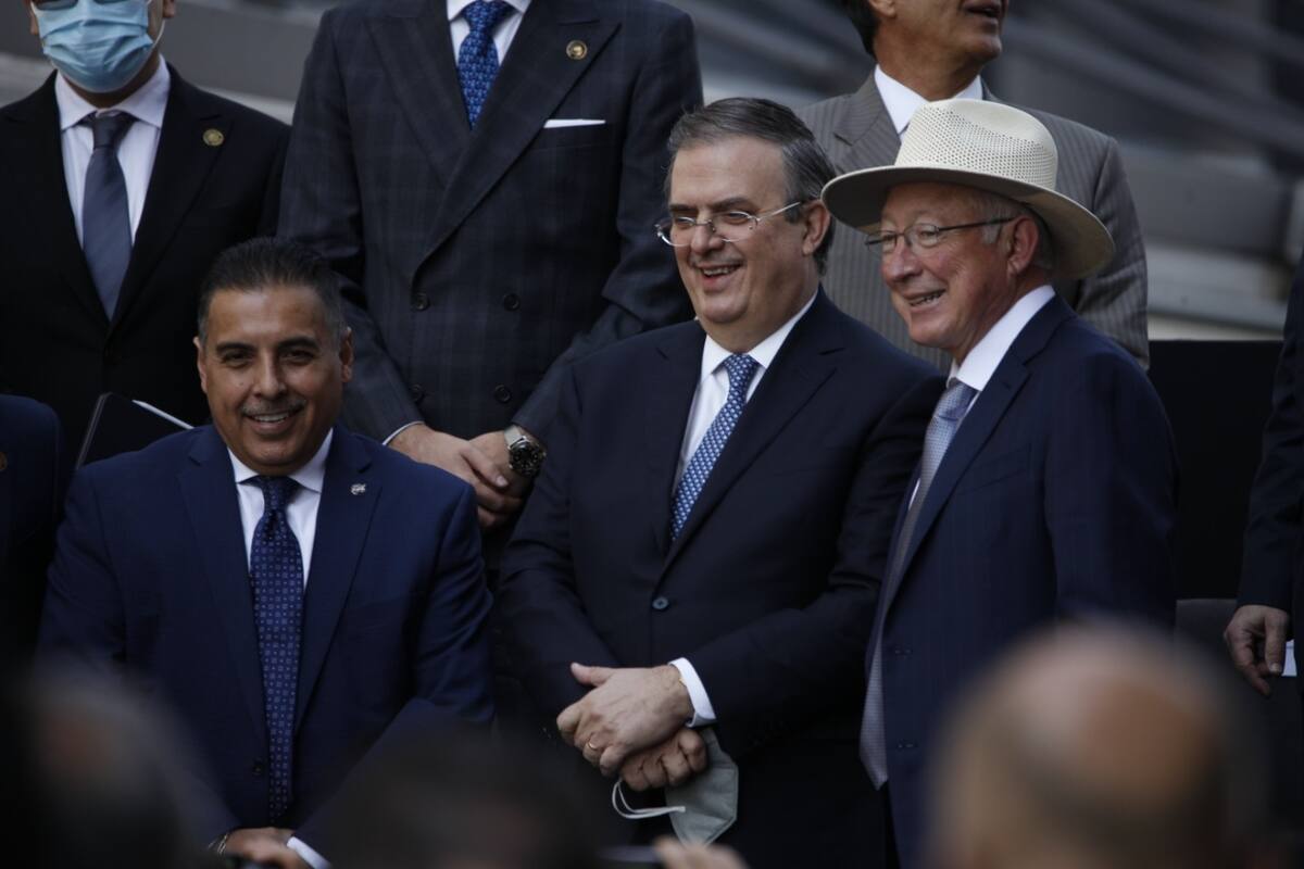 Armas utilizadas por crimen vienen de EU, reconoce embajador Ken Salazar