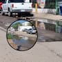 Fuga de drenaje frente a un kínder en la colonia Quinta Emilia provoca malos olores y zancudos desde hace más de una semana