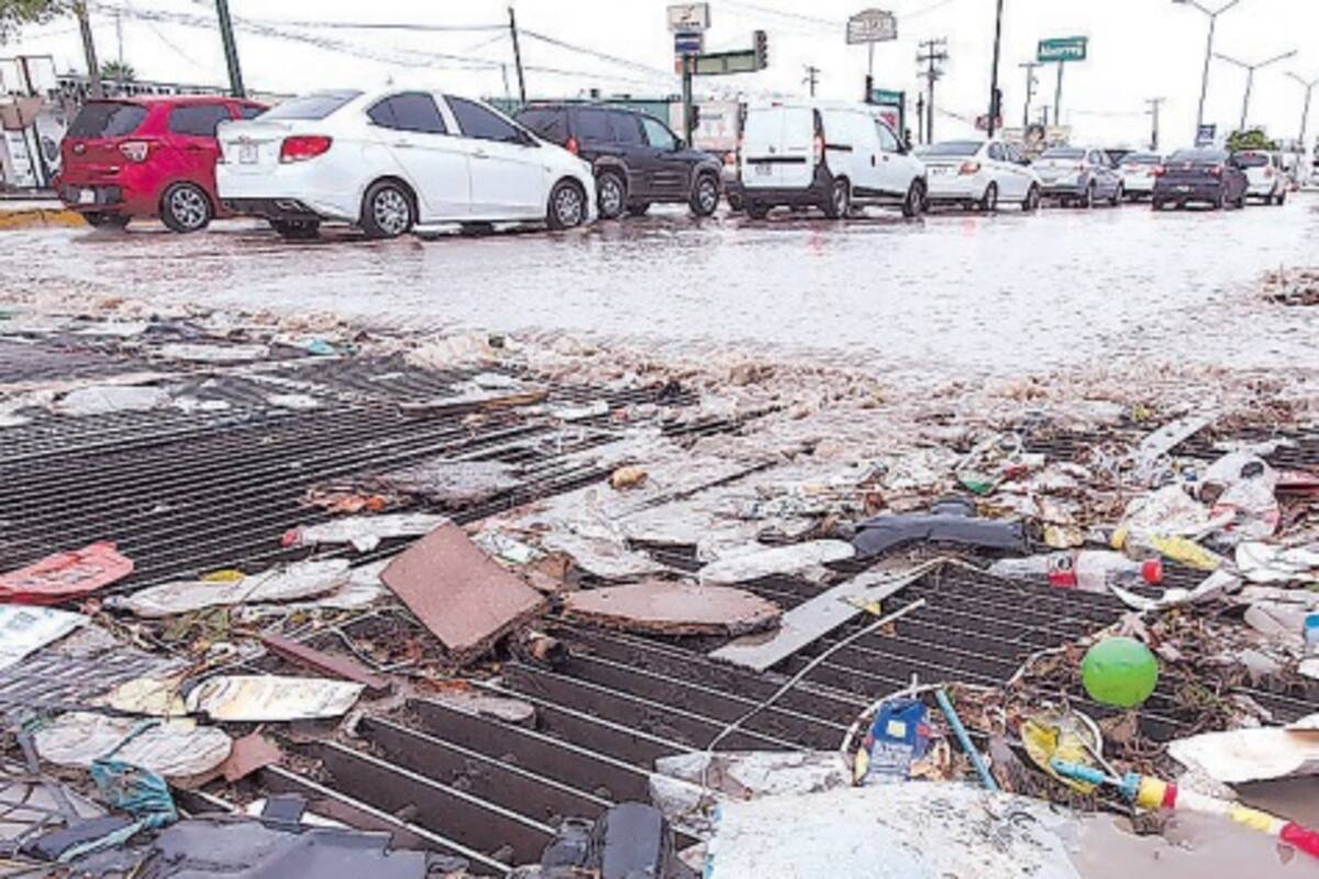 Llega la lluvia y empiezan problemas con las alcantarillas