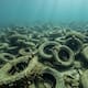 Hace más de 50 años hundieron casi dos millones de neumáticos para crear un arrecife artificial en Florida, pero el proyecto fracasó y más de 500 mil siguen contaminando el fondo del mar