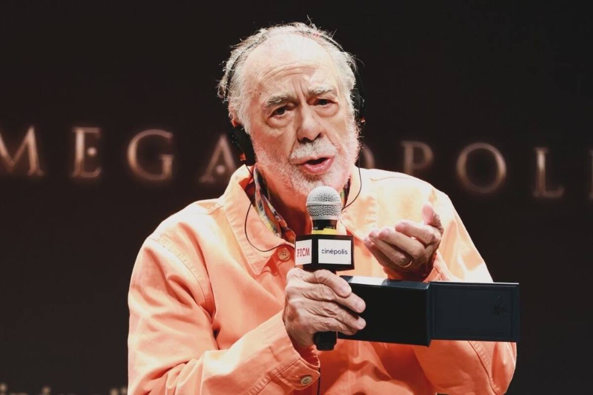 Francis Ford Coppola recibe medalla de la Filmoteca UNAM en el FICM y celebra cantando en español