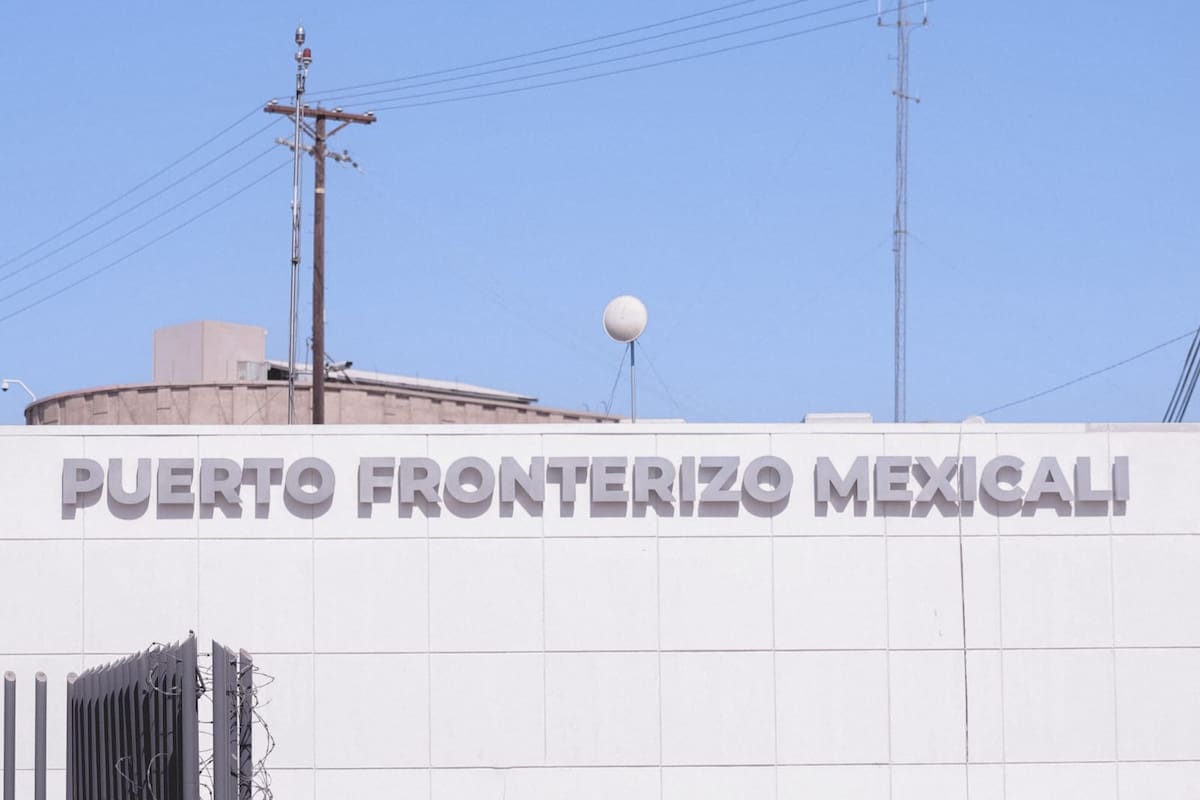 Filas moderadas para cruzar a Calexico este lunes