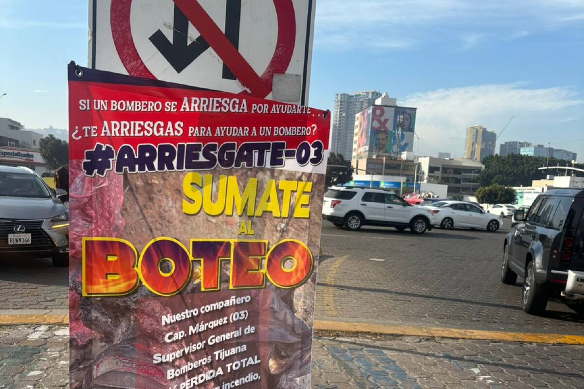 Apoyan a bombero que perdió su hogar