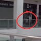 Captan presunto fantasma infantil en centro comercial de Torreón y el video desata debate en redes