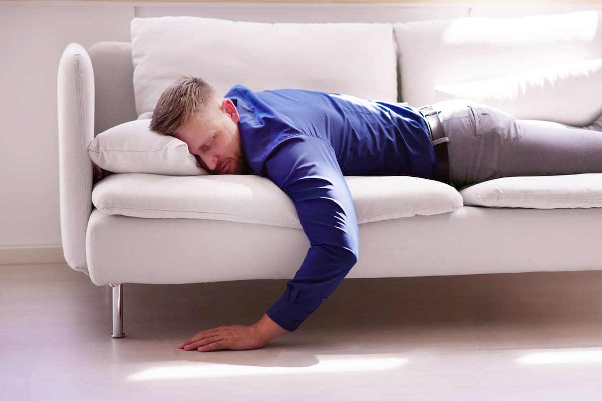 ¿Qué opina la psicología sobre dormir boca abajo?